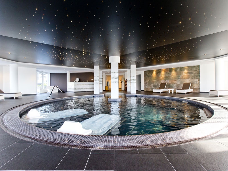 Ocean spa at Miramar La Cigale's thalassotherapy center in Arzon